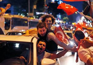 Reuters: Türkiye’de ilk kez oy kullanacak 6 milyon genç Erdoğan’ın kaderini belirleyebilir