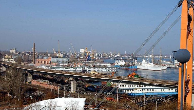 Rusya, tahıl koridoru anlaşmasından bir gün sonra Odesa limanını vurdu