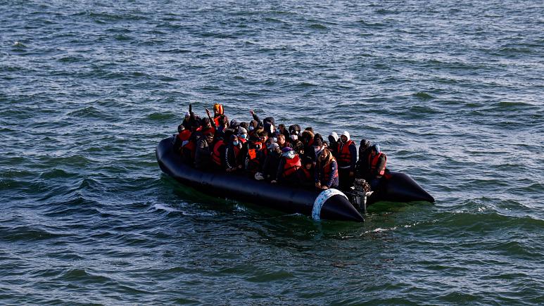 AB Komisyonu, Yunanistan’ı göçmenleri ‘yasa dışı ve şiddet yoluyla’ geri itmeler konusunda uyardı