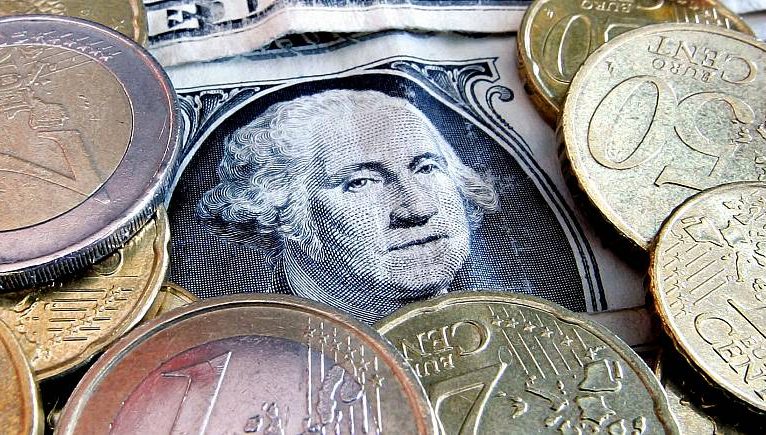 Euro ve Dolar para birimleri 20 yıl sonra eşitlendi