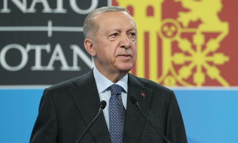 Erdoğan: İsveç ve Finlandiya üzerlerine düşen görevi yerine getirmezse parlamentoya göndermeyiz