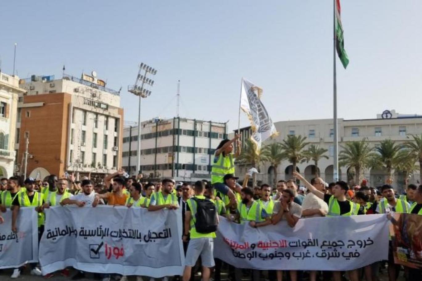 Libya’da protestolar şiddetleniyor: Parlamento binasına yapılan baskında ele geçirilen gizli belgeler halkın siyasilere öfkesini artırdı