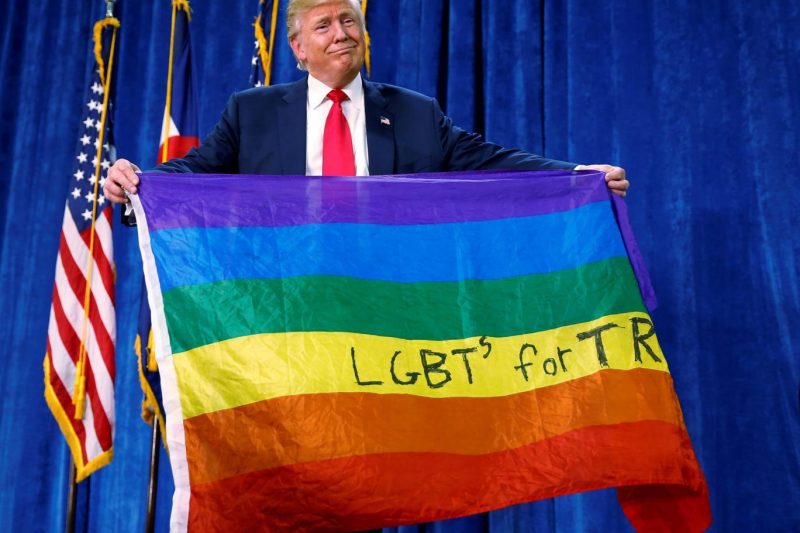 Trump: LGBT topluluğu solcu cinsiyet ideolojisine ve toksik bir ırk teorisine inanmış durumda