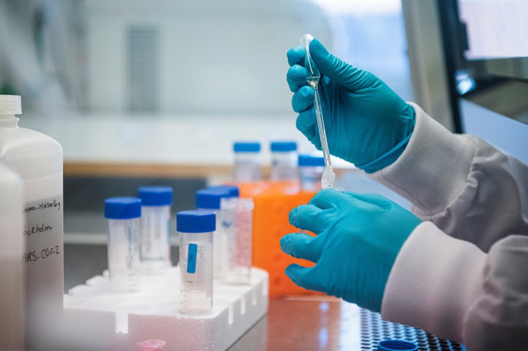 Larnaka’da insan hücreleri kullanılarak izinsiz tedavilerin yapıldığı laboratuvarla ilgili polis soruşturması sürüyor