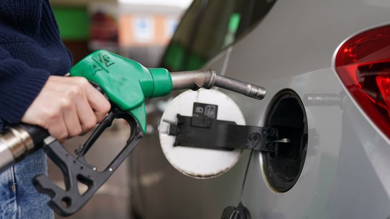 Akaryakıtta yeni fiyat düzenlemesi: Benzinde düşüş, Diesel ve Gazyağı’nda artış