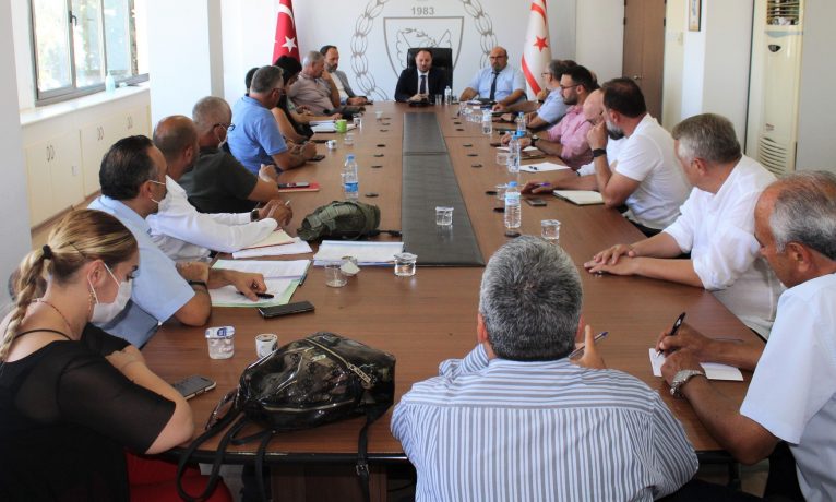 İskele’de plaj temizliği için kamu ve özel paydaşlar bir araya geldi