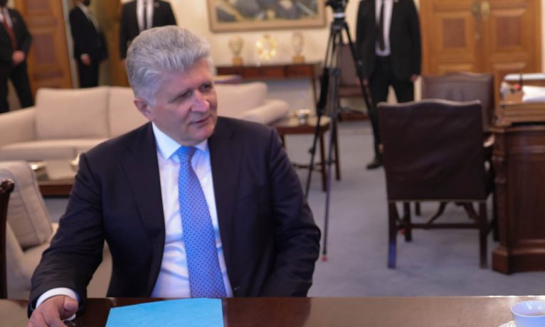 Jenča, müzakereleri başlatacak uygun iklimin sağlanması amacıyla temaslara başlayacak