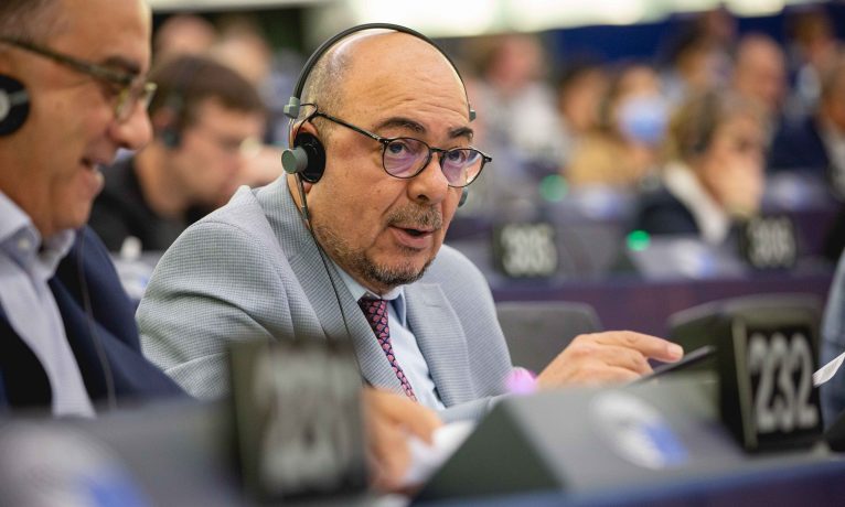 Aysu Basri Akter’in Türkiye’ye girişinin engellenmesi Avrupa Komisyonu’nda
