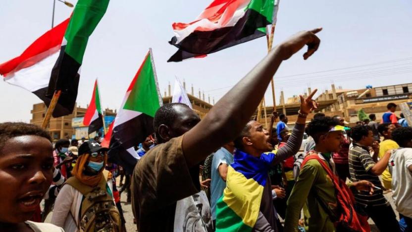 Sudan halkı sokağı terk etmiyor: Uzlaşmayacağız!