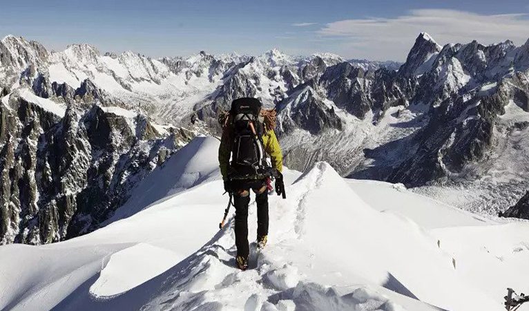 Fransa: Belediye başkanı Mont Blanc’a tırmanan dağcılardan ‘cenaze depozitosu’ alınmasını istedi