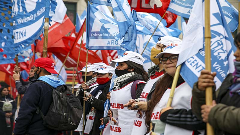 Arjantin’de binlerce kişi hayat pahalılığına karşı gösteri düzenledi