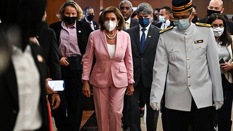 ABD Temsilciler Meclisi Başkanı Nancy Pelosi Tayvan’da: ABD’li büyükelçi Çin Dışişleri Bakanlığı’na çağrıldı