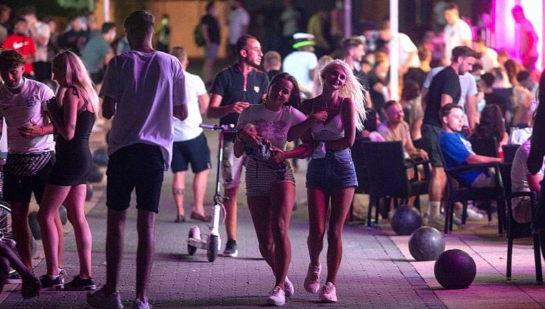 Avrupa’da gece kulüplerindeki ‘esrarengiz iğneli saldırılar’ İspanya’ya sıçradı