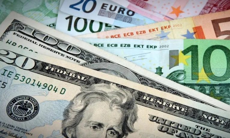 Euro ile dolar eşitlendi