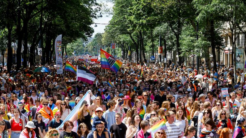 Sırbistan’da düzenlenmesi planlanan uluslararası LGBT yürüyüşüne engel