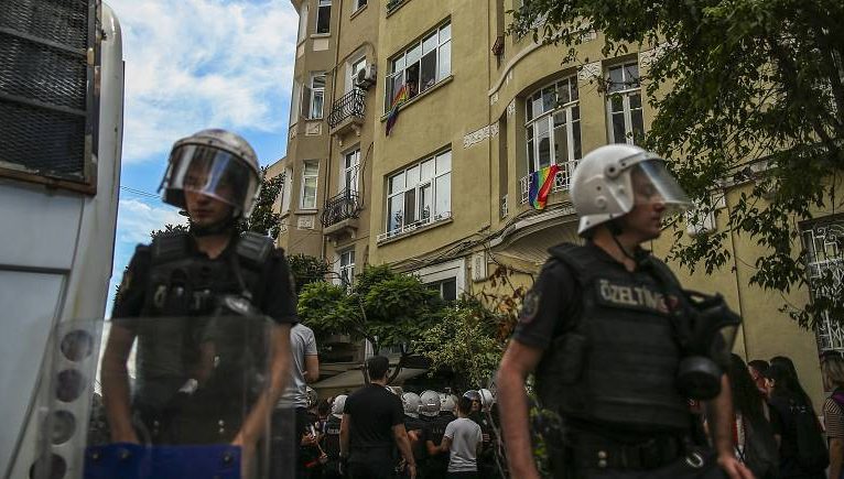 İstanbul’da LGBTİ karşıtı miting düzenlendi: Af Örgütü’nden tepki