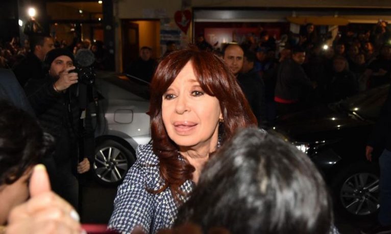 Arjantin Cumhurbaşkanı Yardımcısına silahlı saldırı girişiminde bulunuldu (VİDEO)