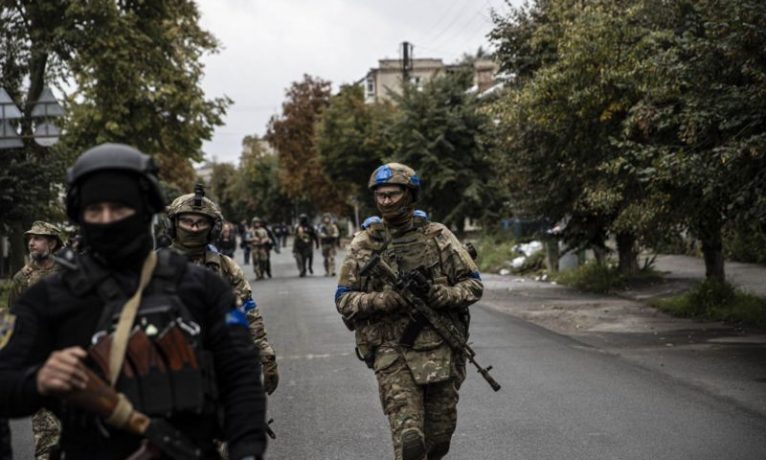 Ukrayna polisi: İçinde 400’den fazla cesedin olduğu toplu mezar bulundu