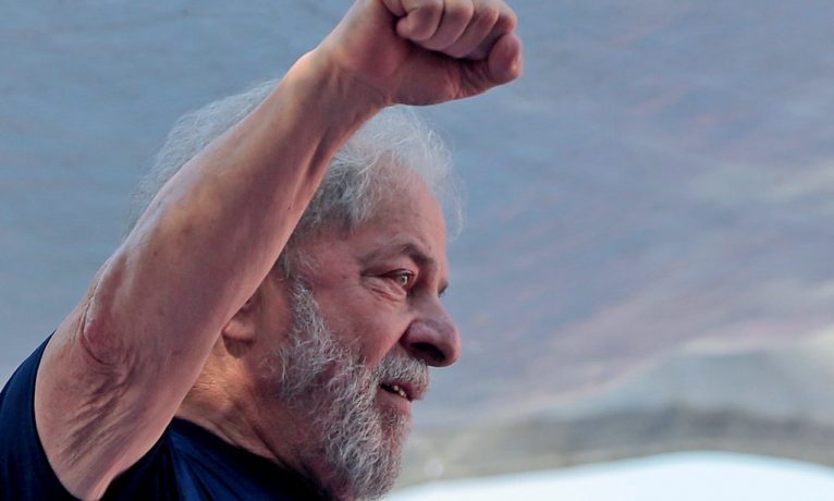Brezilya’da solcu lider Lula başkanlık seçim anketlerinde açık ara önde görünüyor