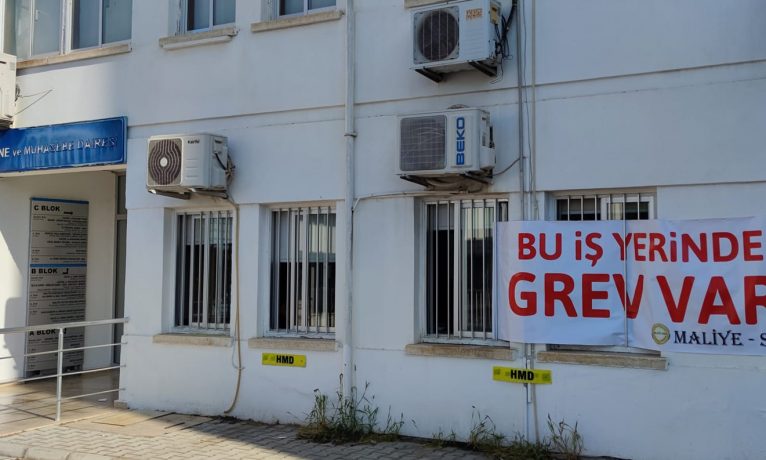 Eylemler başladı: Devlet ödemeleri durdu
