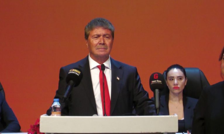 Üstel’den külliye açıklaması: Biz talep ettik, büyük bir coşku ile selamlıyorum