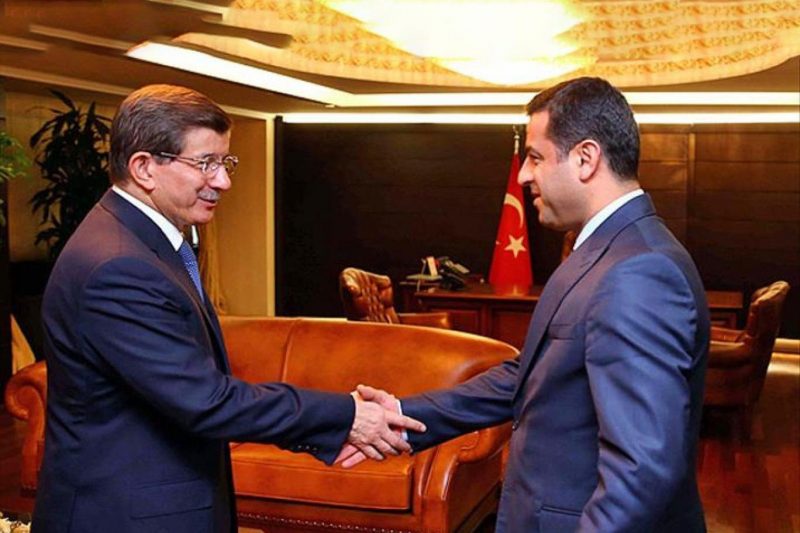 Ahmet Davutoğlu, Selahattin Demirtaş hakkındaki şikayetini geri çekti