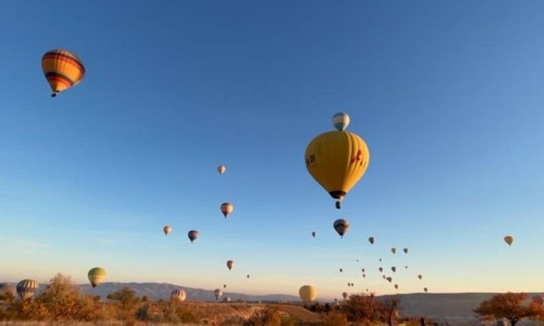 Kapadokya’da sıcak hava balonunun sert iniş yapması sonucu 2 İspanyol turist öldü, 3 kişi de yaralandı