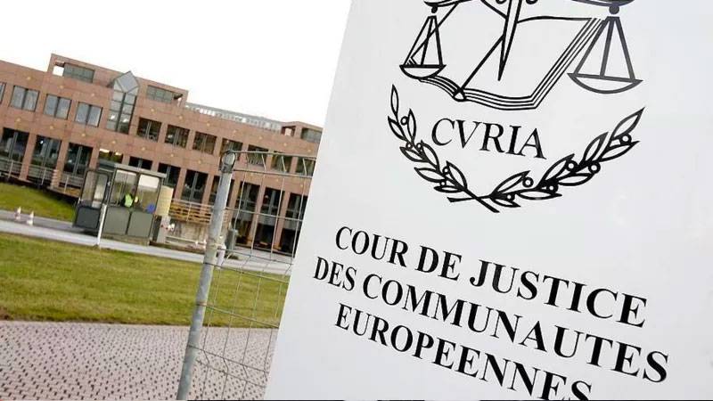 Avrupa Adalet Divanı: AB ülkelerinde işveren çalışanlara başörtüsü takmayı yasaklayabilir