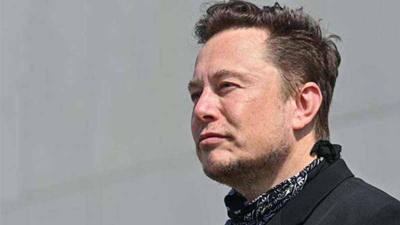 Elon Musk’tan geri adım: Ukrayna’ya Starlink hizmeti sunmaya devam edecek