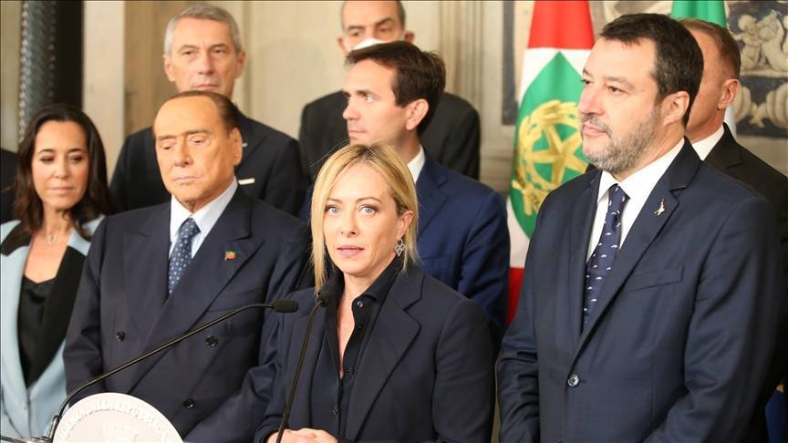 İtalya’da aşırı sağcı Meloni’nin başbakanlığında yeni koalisyon kuruldu