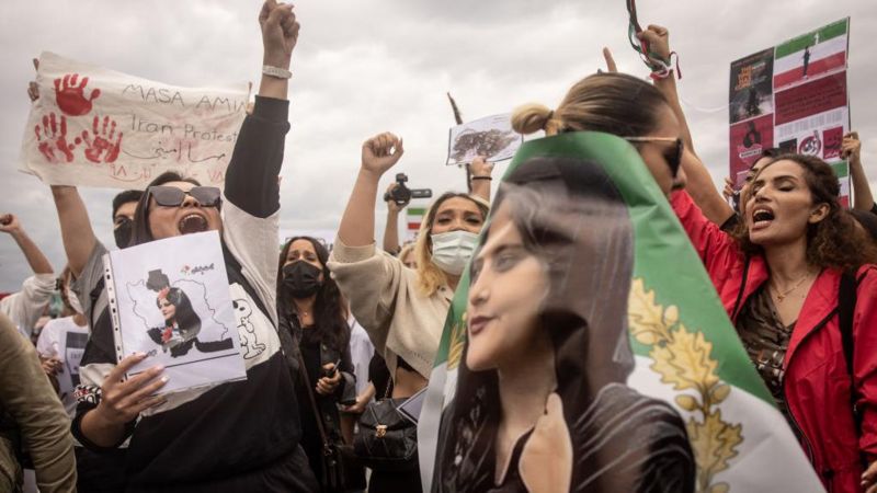 İ﻿ran dini lideri Hamaney, protestolar için ABD ve İsrail’i suçladı