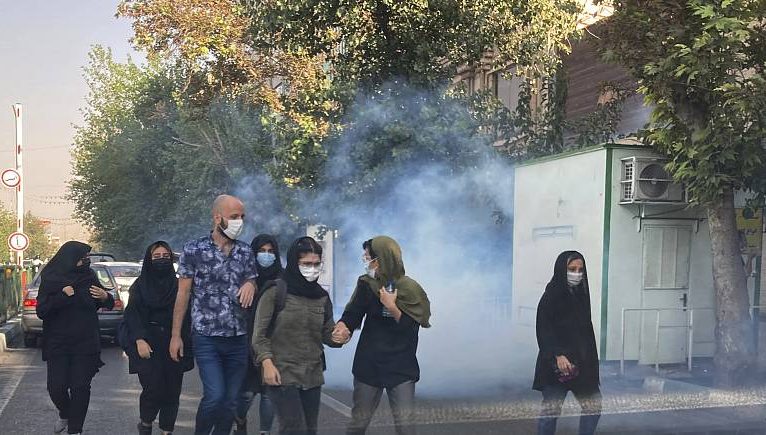 İran’da protesto gösterileri 3. haftaya girerken, eylemler üniversitelerde hız kazandı