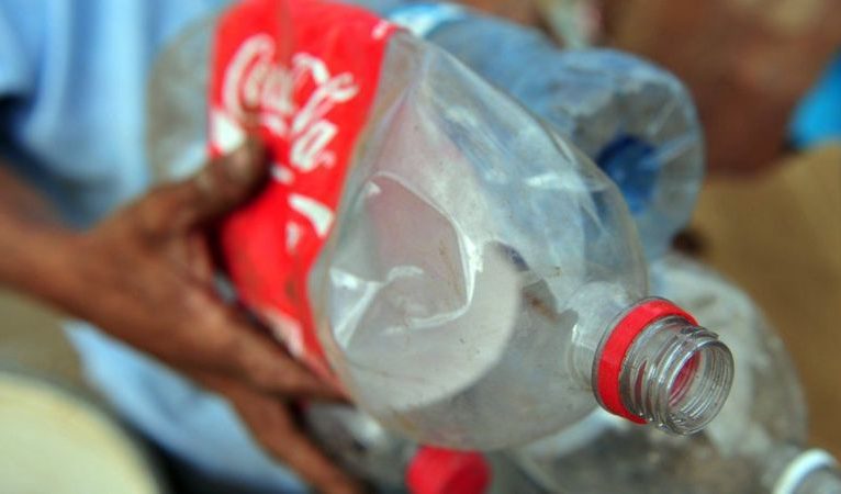 C﻿OP27 İklim Zirvesi: Çevre örgütleri Coca Cola sponsorluğunu ‘yeşil aklama’ diye nitelendiriyor