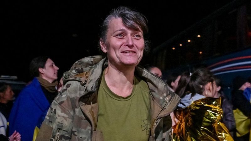 Ukrayna ve Rusya arasında esir takası: Kadın askerlere karşı denizciler