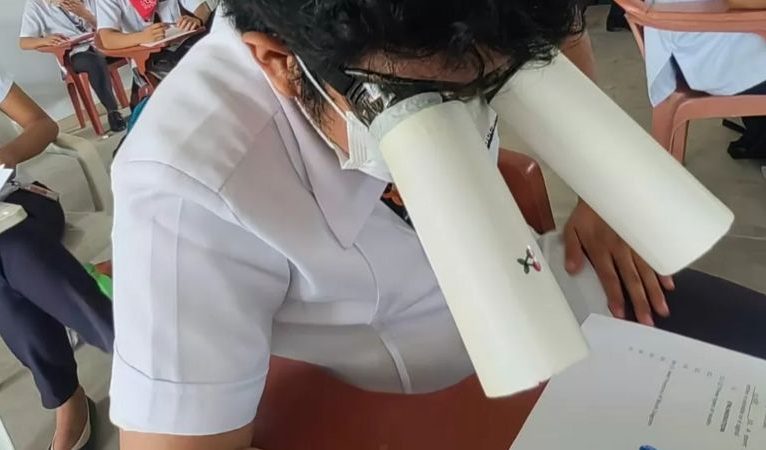 F﻿ilipinler’de ‘kopya önleyici’ şapkalar sosyal medyada viral oldu