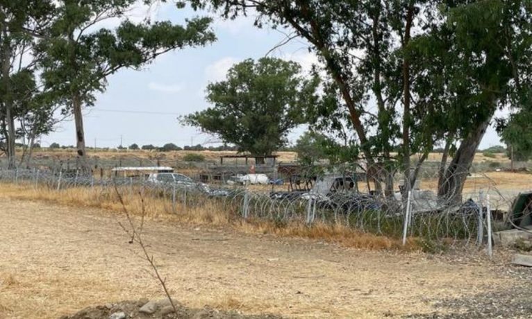 Sınıra çekilen dikenli teller işe yaramadı