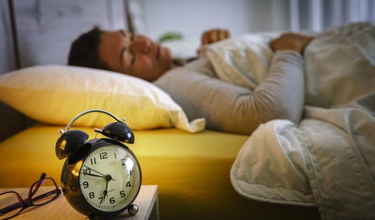 Araştırma: 50 yaşından sonra günde 5 saatten az uyumak ‘kronik hastalık riskini artırıyor’