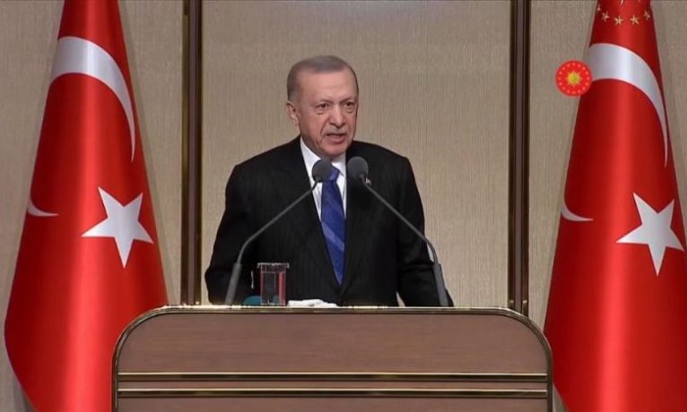 Erdoğan: Güçlü bir ailede LGBT diye bir şey olabilir mi?