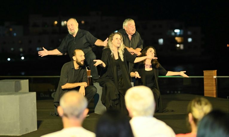 “İnsan Denen Şey” oyununu Bayram Karaman anısına sahnelendi
