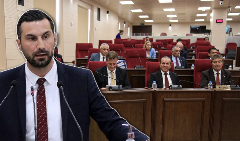 ANAYASAYA AYKIRI, LAİKLİK KARŞITI