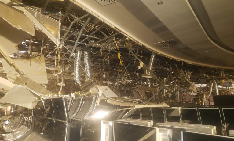 Girne’de bir kumarhanenin tavanı çöktü: 2’si ağır 5 yaralı var
