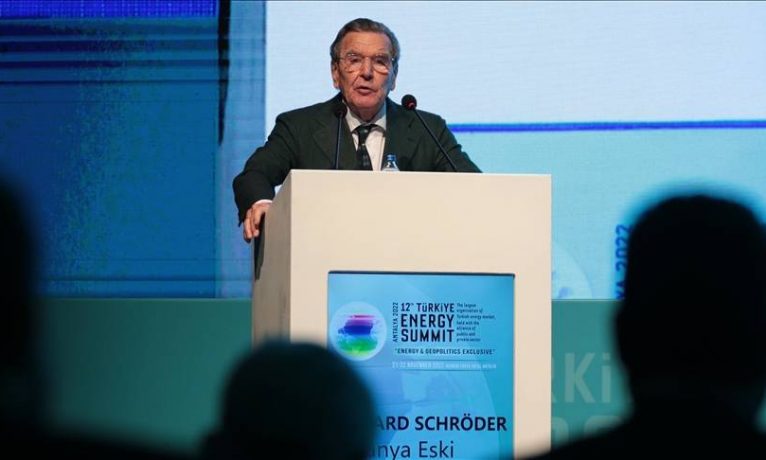 Eski Almanya Başbakanı Schröder: Türkiye Avrupa’nın gaz tedarikinin çeşitlendirilmesinde önemli rol oynuyor