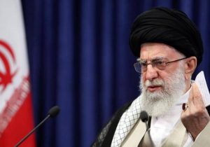 İran dini lideri Hamaney: ABD ile sorunumuzu çözecek şey sürekli fidye ödememiz