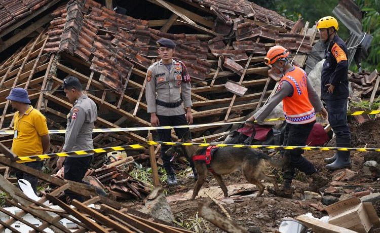 Endonezya’daki depremde can kaybı 310’a ulaştı