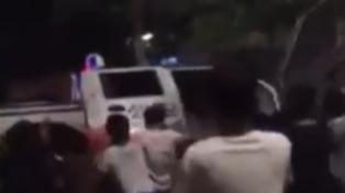 Ç﻿in’de ‘Sıfır Covid politikası’ protestoları: Polis aracı devrildi, barikatlar yıkıldı