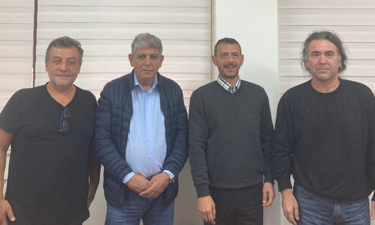 “Kimliksizler” AKEL ile Görüştü