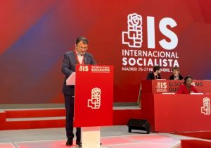 CTP Sosyalist Enternasyonal kongresine katıldı: Federal çözüm yönünde karar aldırdı