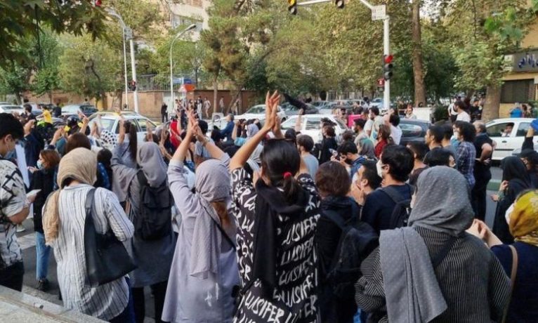 İran’da Mahsa Amini protestoları devam ediyor