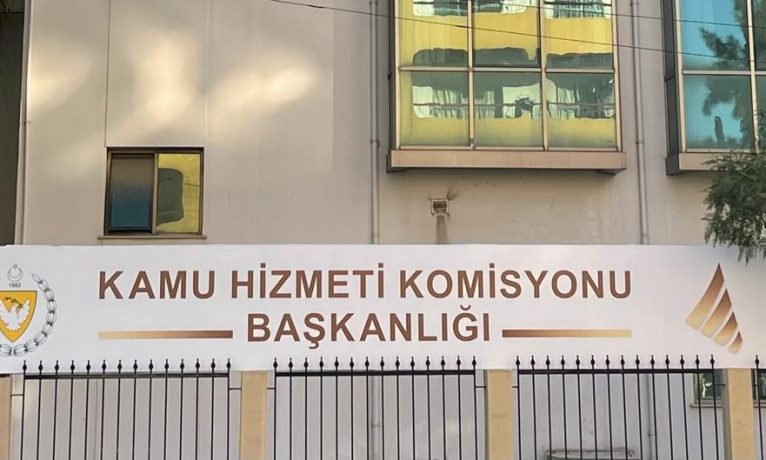 Kamu Hizmeti Komisyonu seçim yasakları nedeniyle bazı sınavların tarihlerini yeniden düzenledi