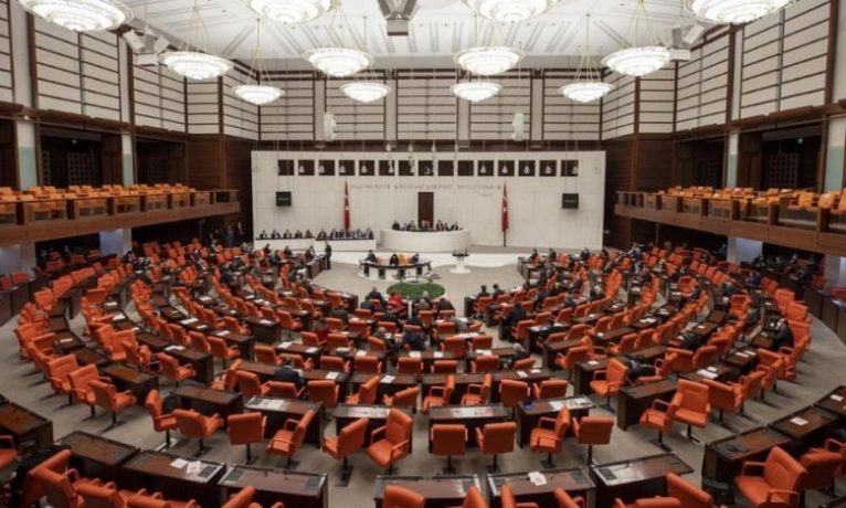 Türkiye’de enflasyonun araştırılması önerisi AKP ve MHP oylarıyla reddedildi